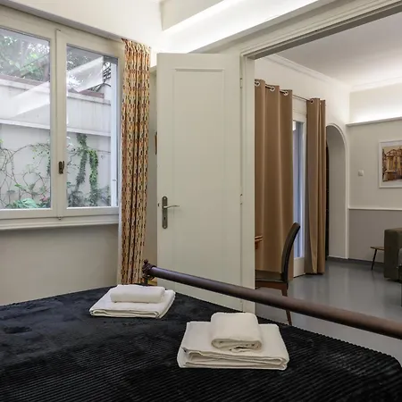 Chroma Downtown Apartment *